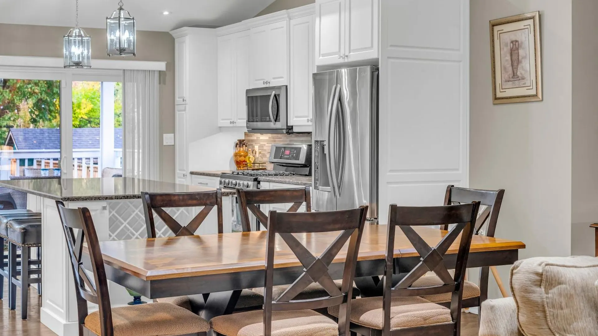 Royal Luxury - Home Mins From Falls With Pool Table Niagara Falls
