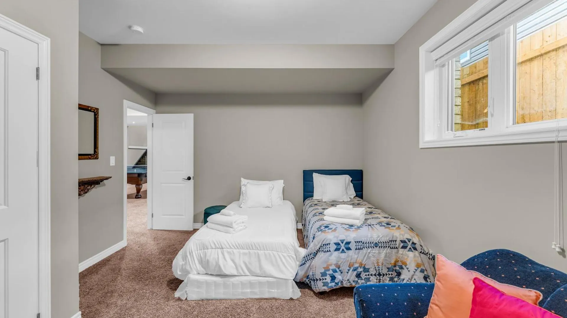 Holiday home Royal Luxury - Home Mins From Falls With Pool Table Niagara Falls