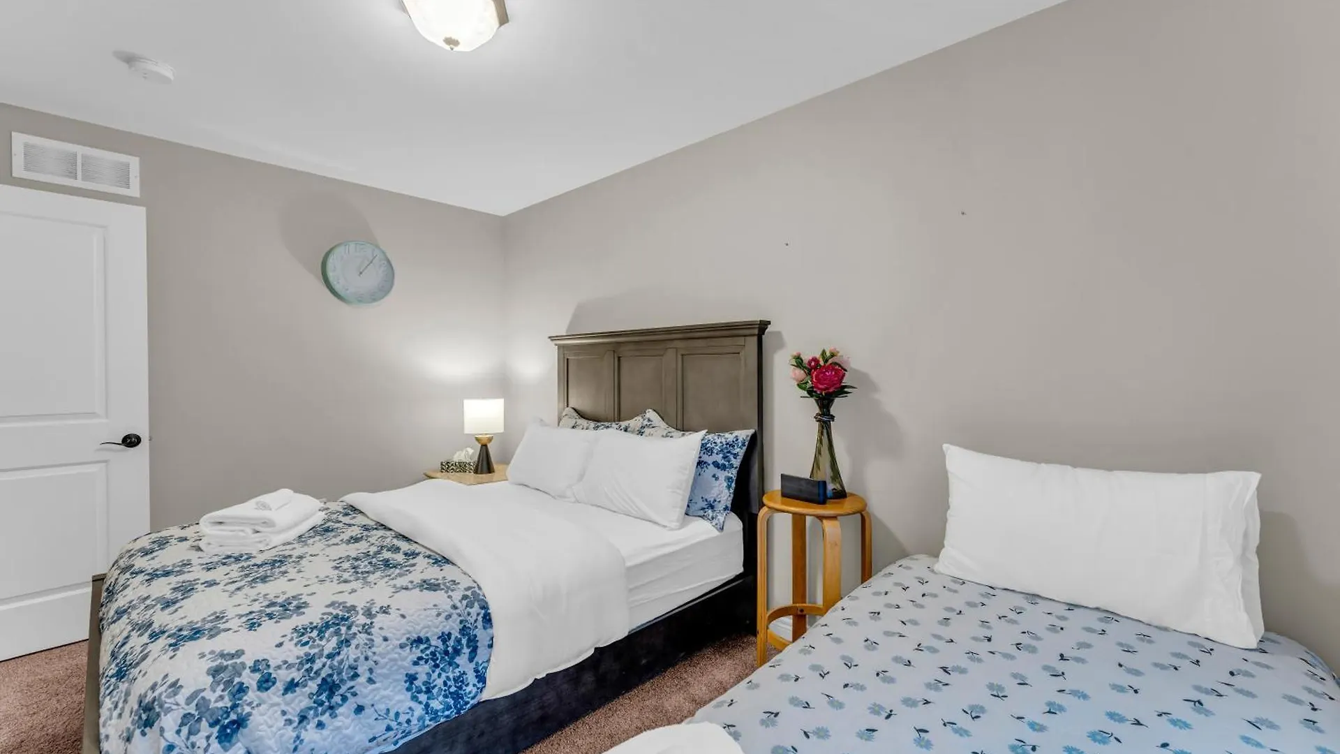 Royal Luxury - Home Mins From Falls With Pool Table Niagara Falls 0*,